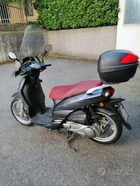 scooter peugeot  tweet 150