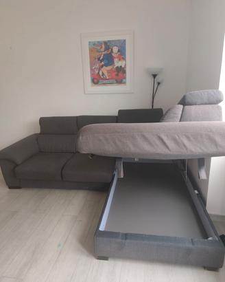 Divano angolare a 3 posti con penisola e cassone