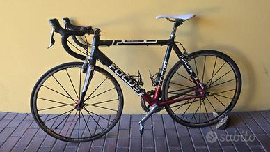 Bici da corsa FOCUS modello Izalco