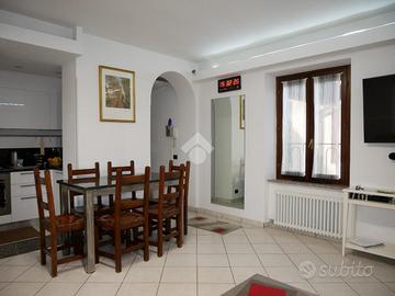 3 LOCALI A LURATE CACCIVIO