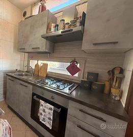 Cucina più tavolo