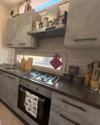 Cucina più tavolo