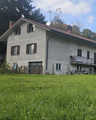 Casa indipendente con ampi spazi e terreno