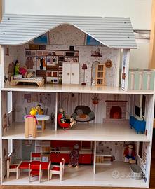 Casa delle bambole con accessori