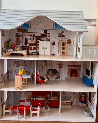 Casa delle bambole con accessori