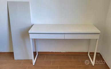 Scrivania con cassetti e
Piano di copertura