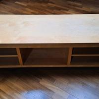 Mobile basso con ruote