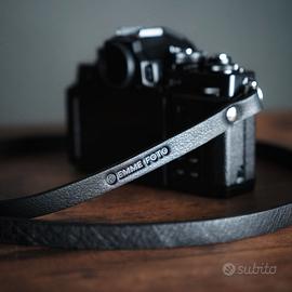 Olympus - Tracolla per Fotocamera Digitale in Pelle e Nailon Marrone
