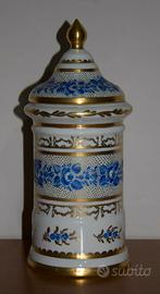 vaso da farmacia in porcellana decorata in oro