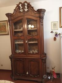 credenza, tavolo, 4 sedie 