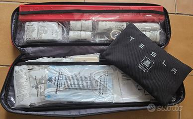 Kit Emergenza Stradale Tesla Originale Sigillato