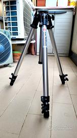 Treppiedi Manfrotto mod. 190 con testa 3 vie.