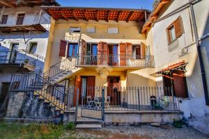 CASA SEMINDIPENDENTE A RIVAROLO CANAVESE