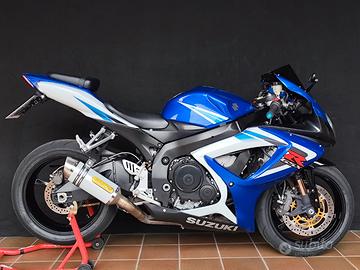 Suzuki GSX R 750
