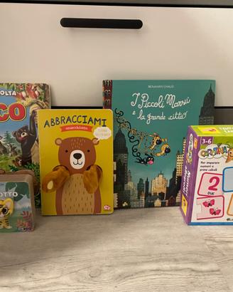4 libretti per bambini piccoli e un gioco