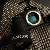Sony alpha 7 con obiettivo 28 70