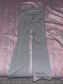 pantaloni a zampa grigi