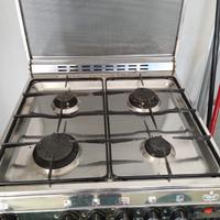 Cucina a gas con forno