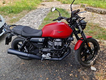 Moto Guzzi V7 Stone 850cc 2023