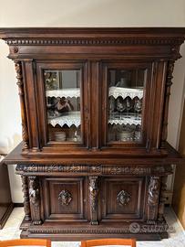 Credenza antica