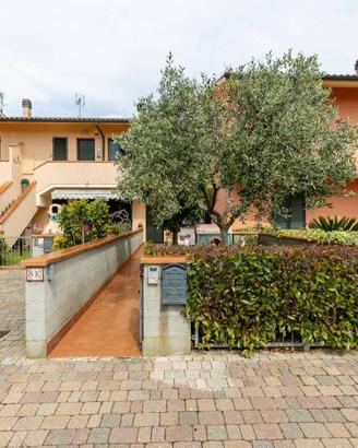 Villetta a schiera di 117 m² con 4 locali e box au