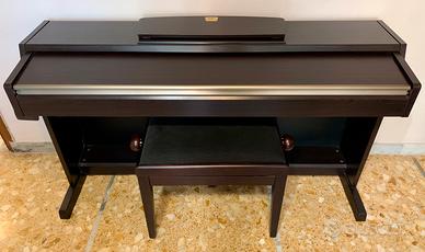 Pianoforte Yamaha Clavinova CLP-220