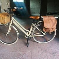 Bici a pedalata assistita via veneto