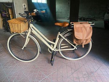 Bici a pedalata assistita via veneto