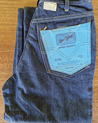 A04 - Box Stock 9 Kg Abbigliamento Vintage NUOVI