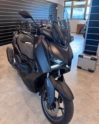 Yamaha X-Max 125 Tech Max Dark Magma