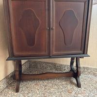 Mobiletto , colonnina e specchio