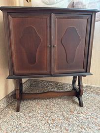 Mobiletto , colonnina e specchio