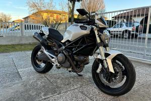 Ducati 696