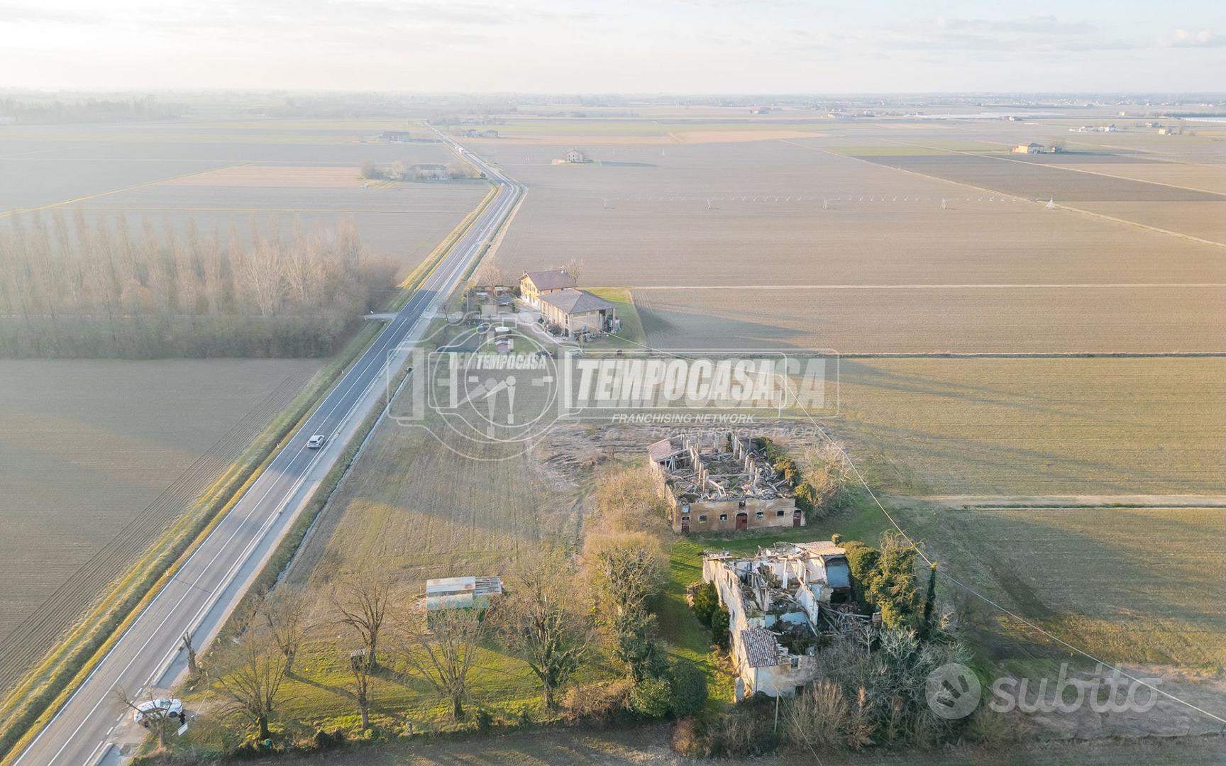 RUSTICO CON AMPIO GIARDINO VICINO AI SERVIZI - Vista 2