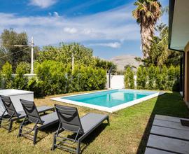 Villa con piscina e vasca idromassaggio a Mondello