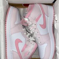 Scarpe jordan rosa e bianche