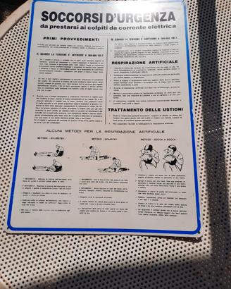 Cartello vintage soccorsi d'urgenza