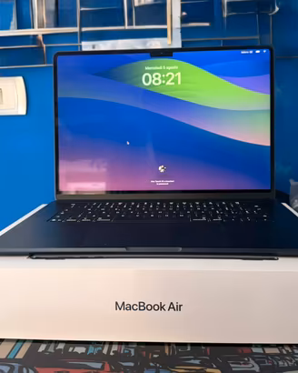 MacBook Air 15” M4 16GB/256GB