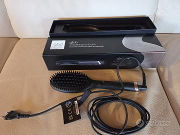Spazzola lisciante GHD Glide Hot Brush nera