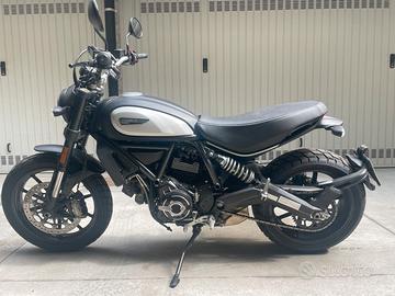 DUCATI SCRUMBLER ICON 800