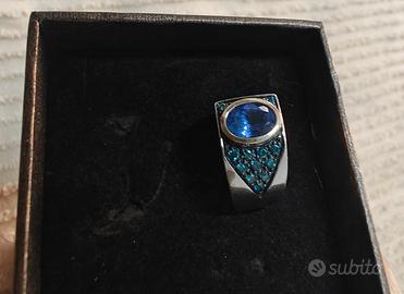 anello in oro bianco,tanzanite e diamanti blu