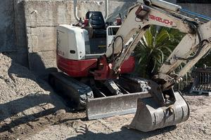 miniescavatore takeuchi 