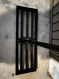 Rastrello livellatore per prato