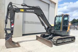 Midiescavatore cingolato VOLVO ECR88D