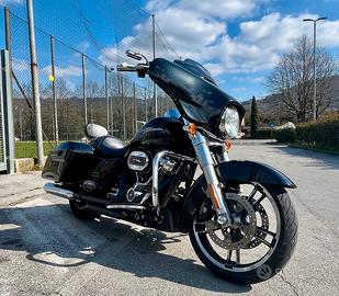 Harley Davidson Street Glide FLHX 107