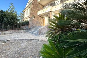 PORZIONE DI BIFAMILIARE A SCAFATI