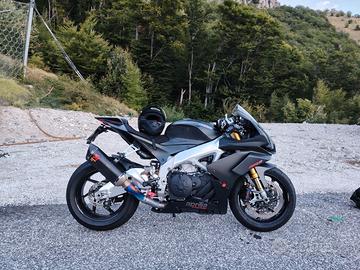 Aprilia rsv4 1100 factory 2019