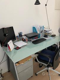 ampia scrivania ikea