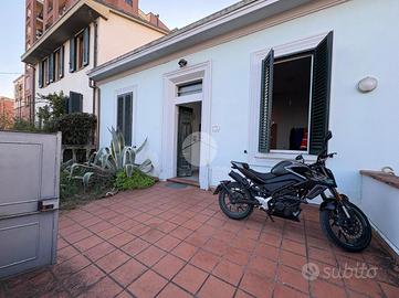 CASA INDIPENDENTE A FIRENZE