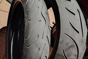 gomme moto metzeler